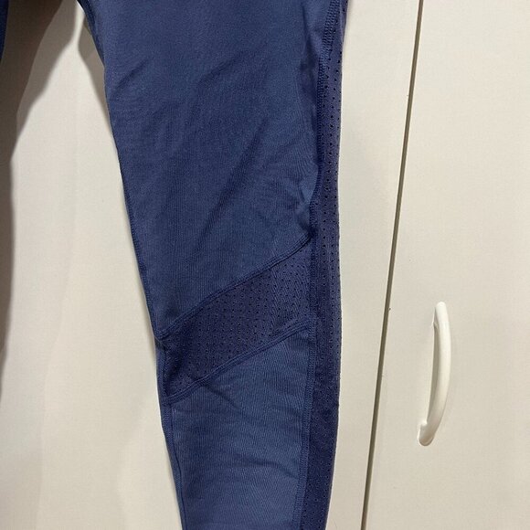 GapFit Mesh Leggings - Picture 5 of 6